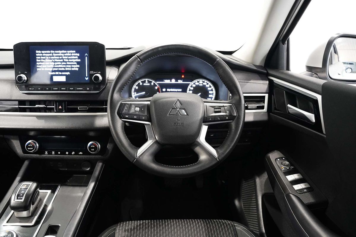 2022 Mitsubishi Outlander LS ZM