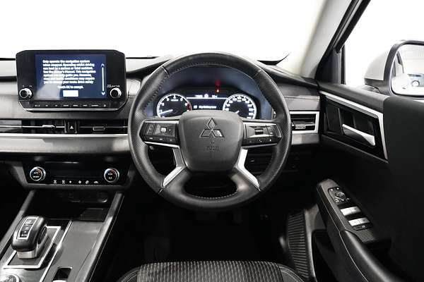 2022 Mitsubishi Outlander LS ZM