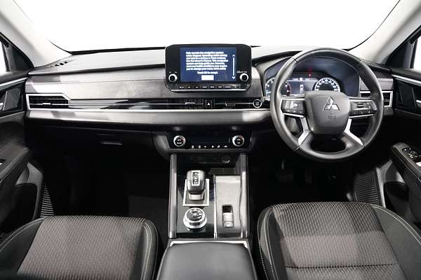 2022 Mitsubishi Outlander LS ZM
