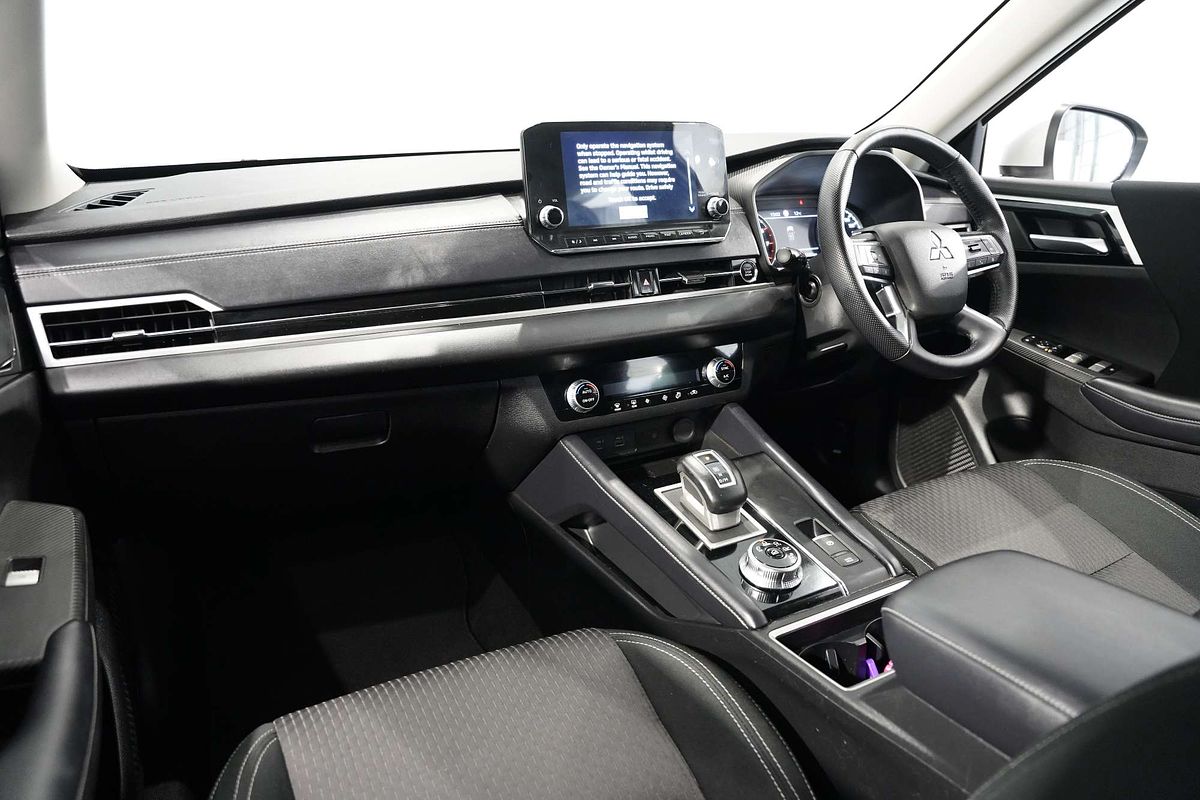 2022 Mitsubishi Outlander LS ZM