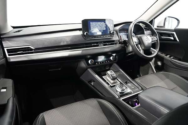 2022 Mitsubishi Outlander LS ZM