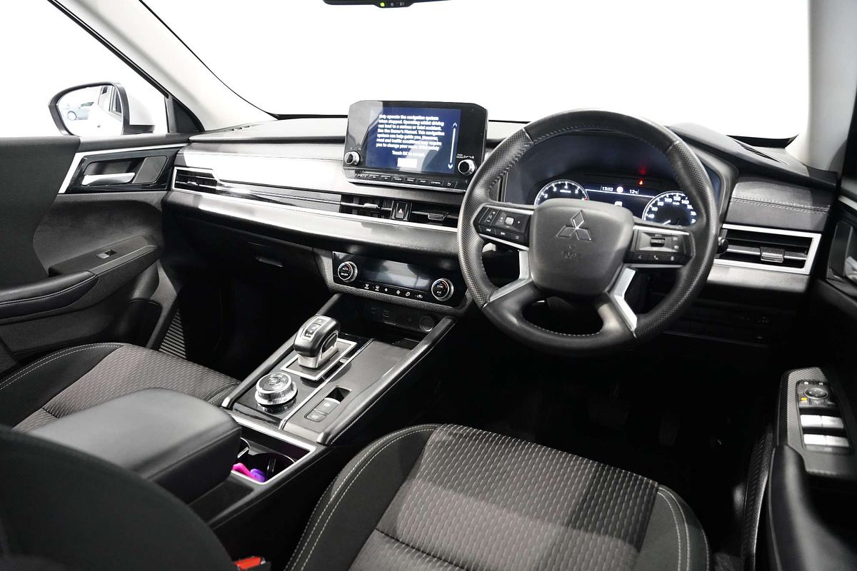 2022 Mitsubishi Outlander LS ZM