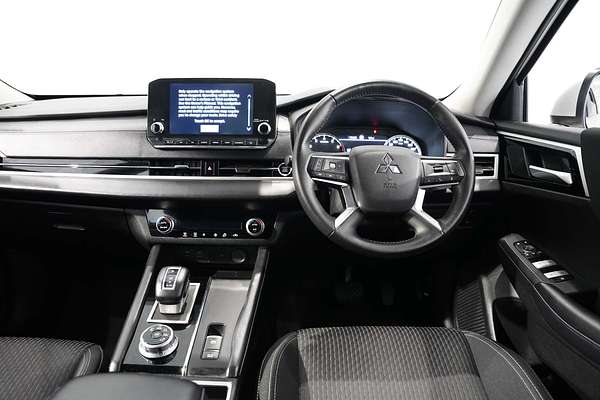 2022 Mitsubishi Outlander LS ZM