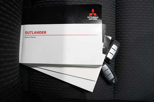 2022 Mitsubishi Outlander LS ZM