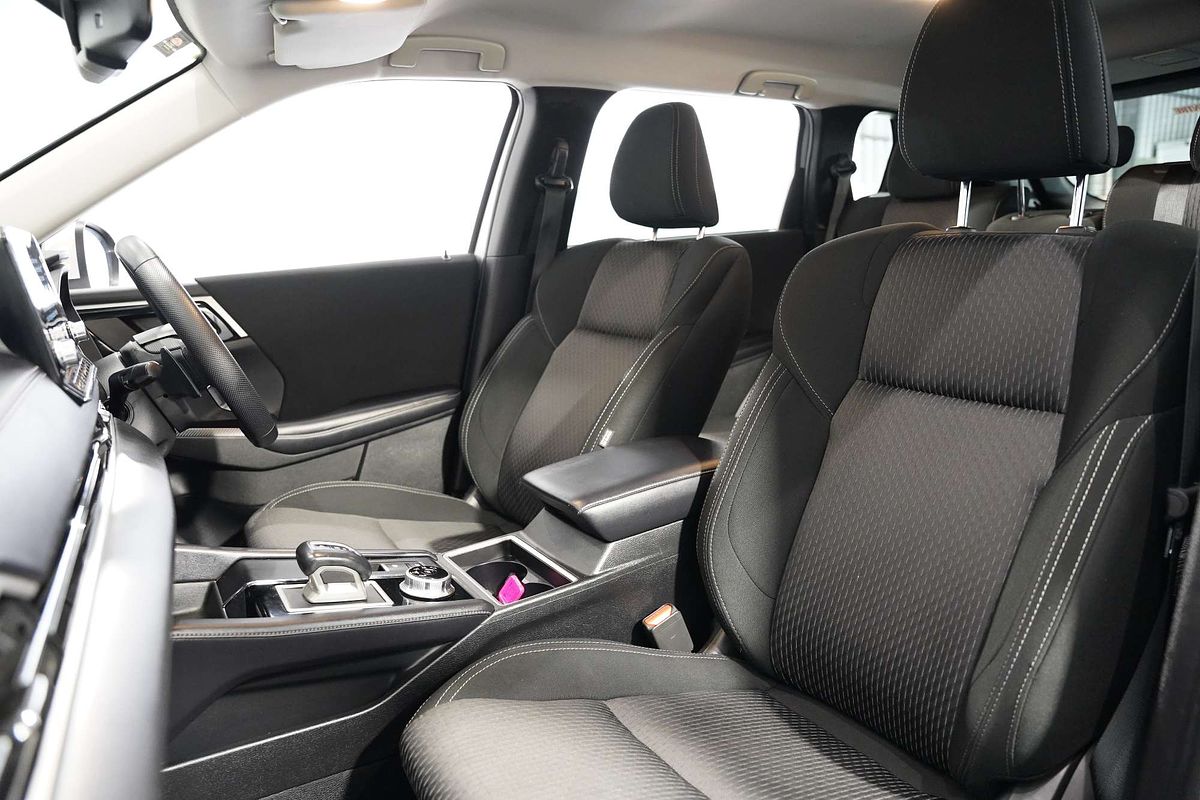 2022 Mitsubishi Outlander LS ZM
