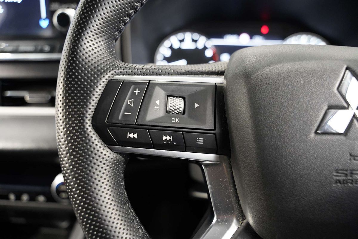 2022 Mitsubishi Outlander LS ZM