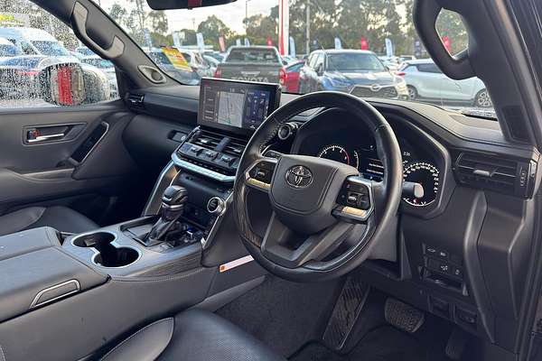 2024 Toyota Landcruiser Sahara ZX FJA300R