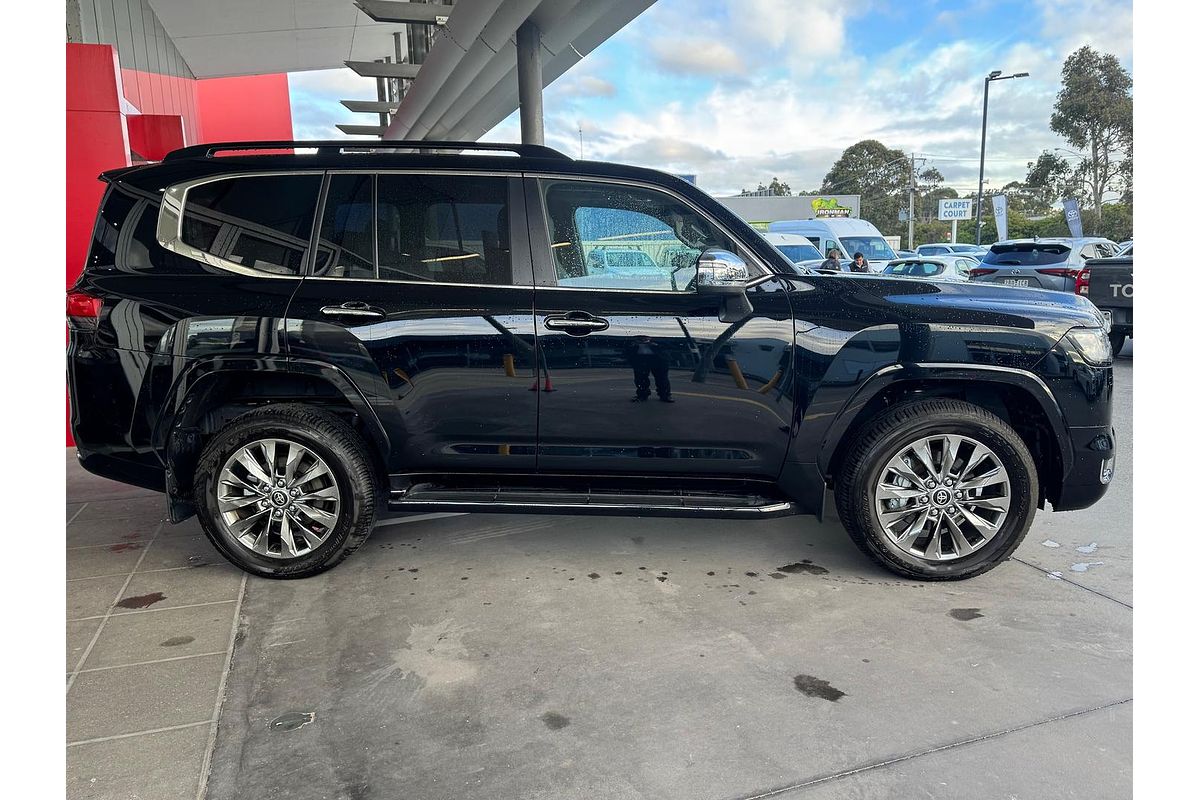 2024 Toyota Landcruiser Sahara ZX FJA300R
