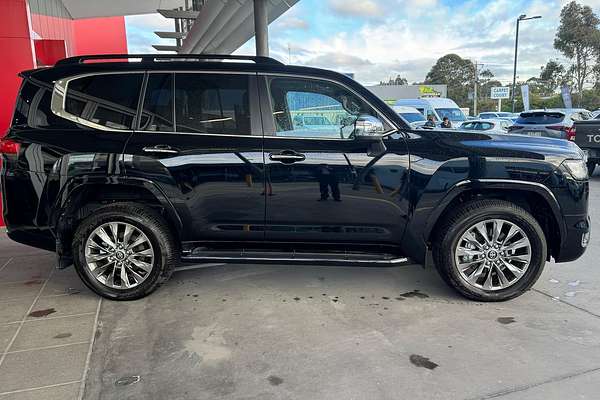 2024 Toyota Landcruiser Sahara ZX FJA300R