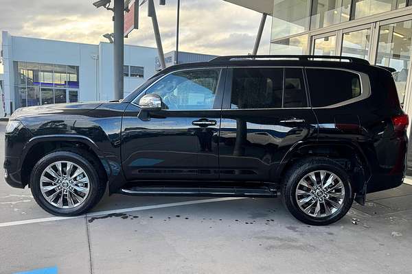 2024 Toyota Landcruiser Sahara ZX FJA300R