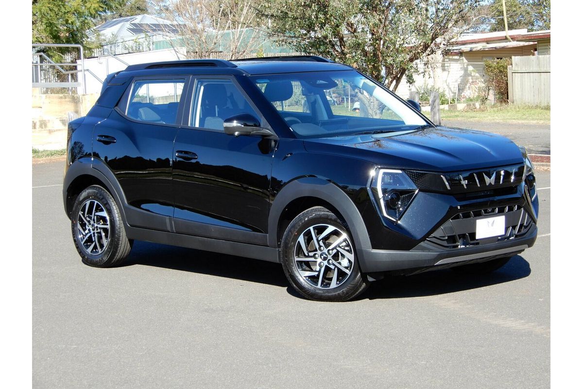 2025 Mahindra XUV 3XO AX5L