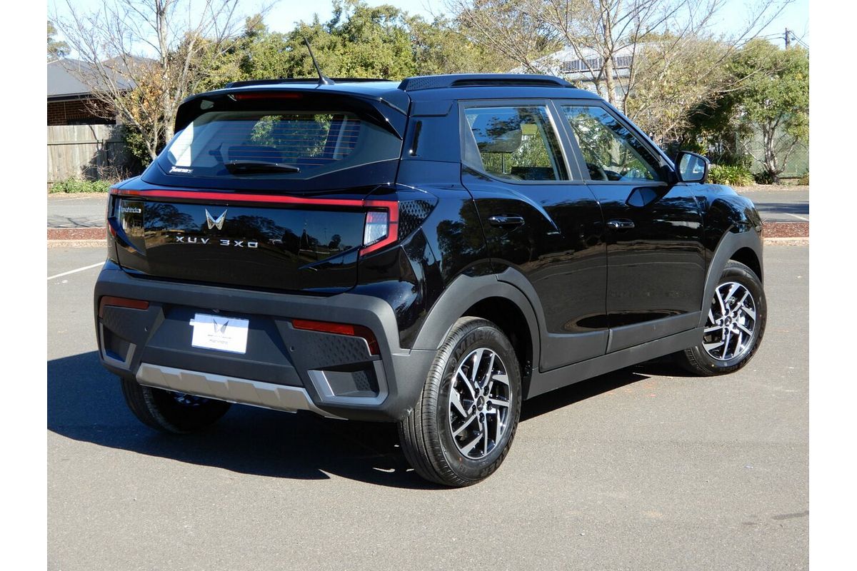 2025 Mahindra XUV 3XO AX5L