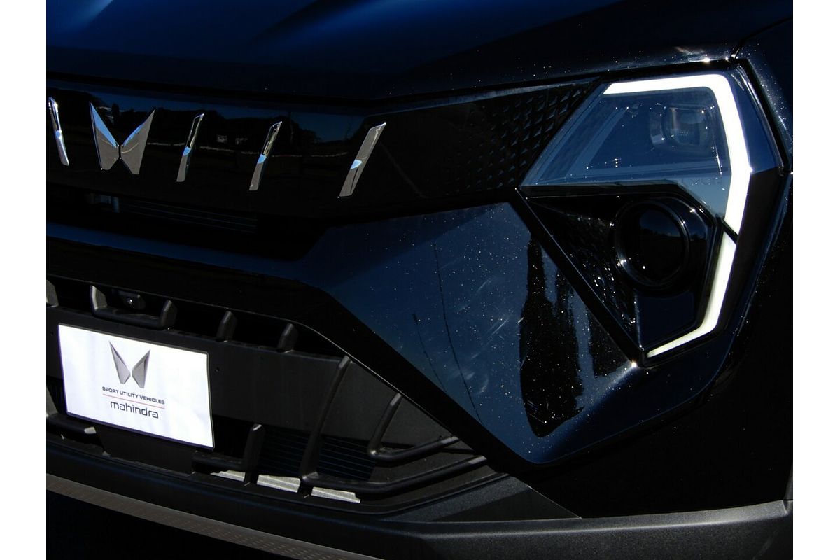 2025 Mahindra XUV 3XO AX5L