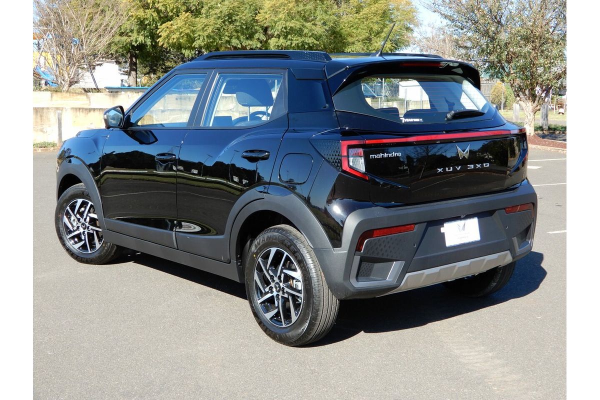 2025 Mahindra XUV 3XO AX5L