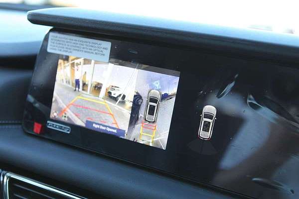 2025 Mahindra XUV700 AX7L