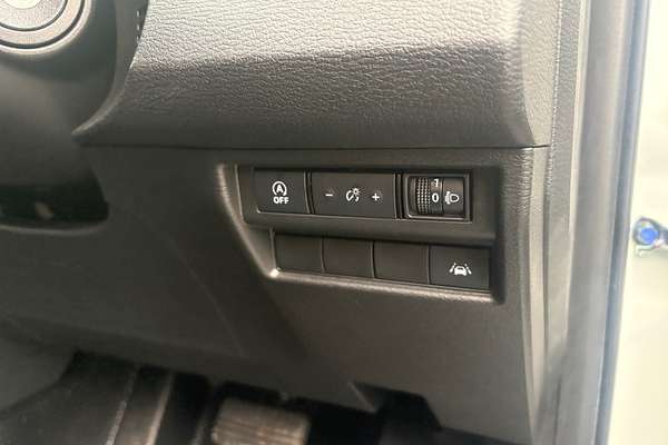 2025 Mitsubishi Triton GLX MV 4X4