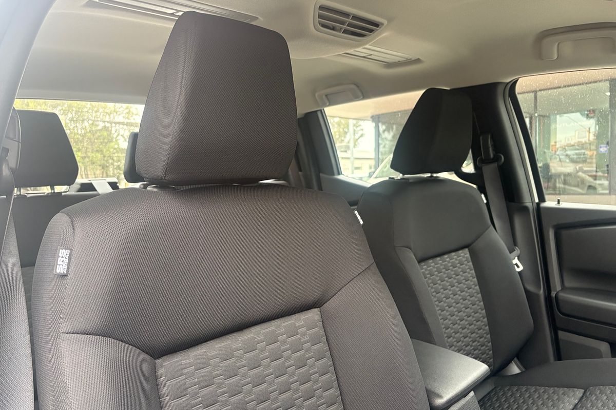 2025 Mitsubishi Triton GLX MV 4X4