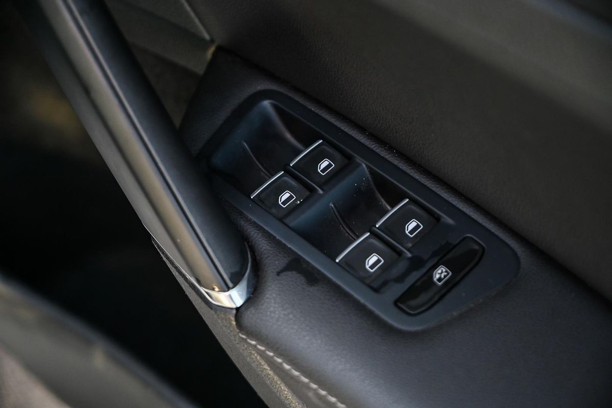 2013 Volkswagen Golf 103TSI Highline 7