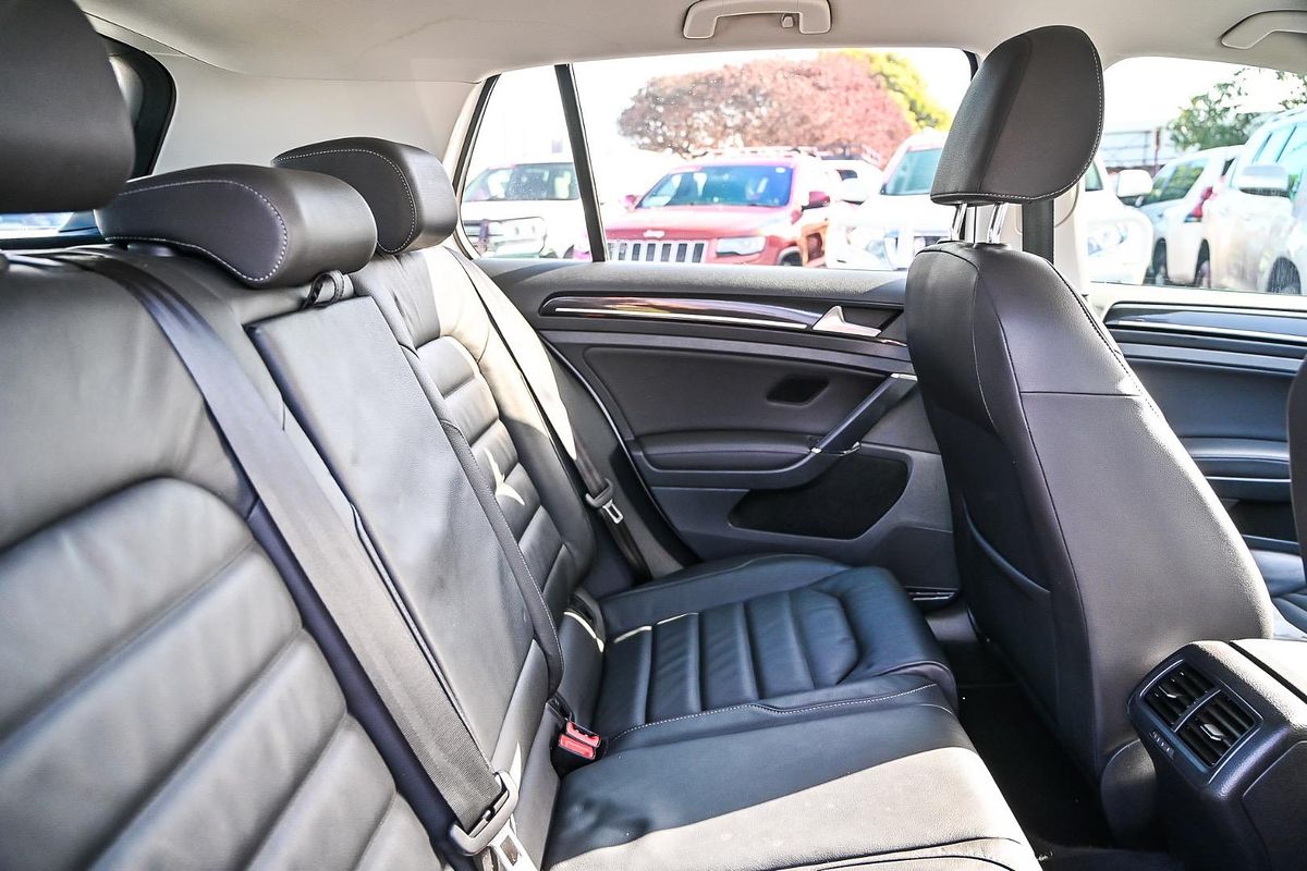 2013 Volkswagen Golf 103TSI Highline 7