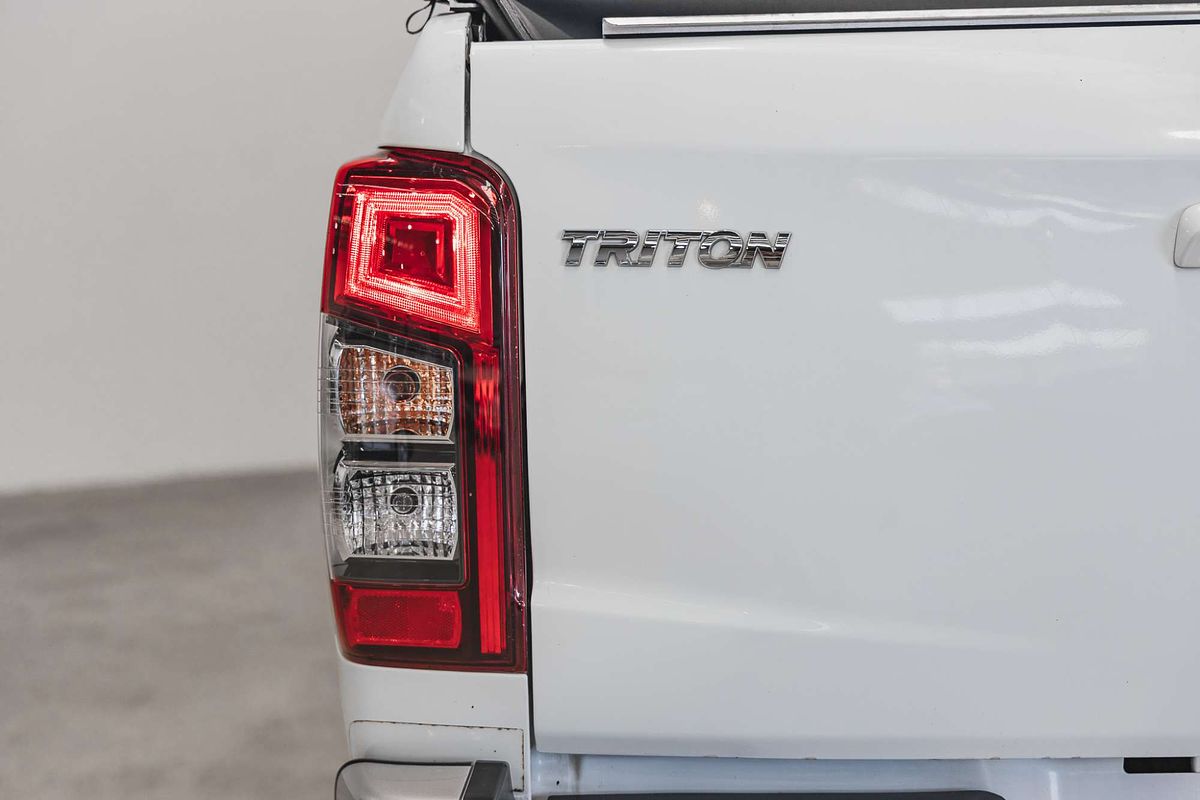 2021 Mitsubishi Triton GLX ADAS MR 4X4
