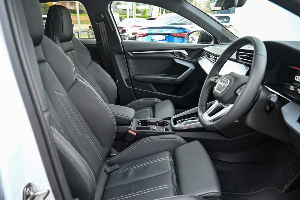 2024 Audi A3 35 TFSI S line GY