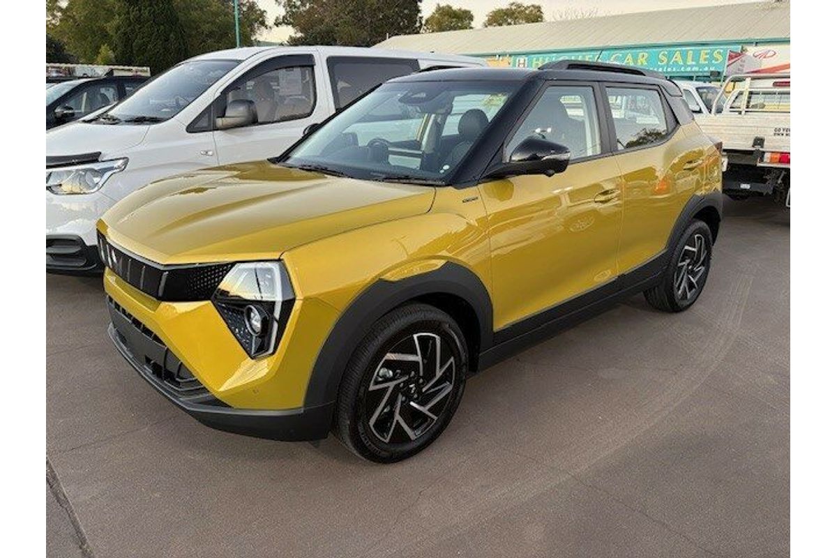 2025 Mahindra XUV 3XO AX7L