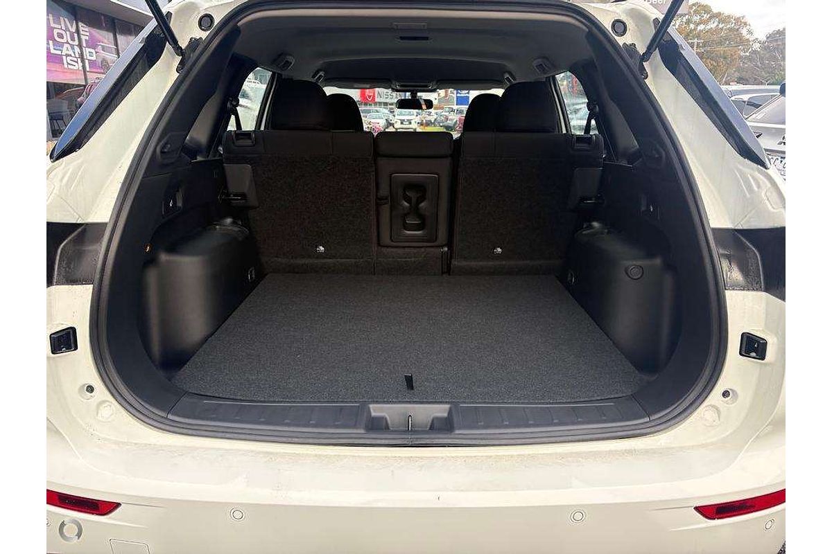 2025 Mitsubishi Outlander ES ZM