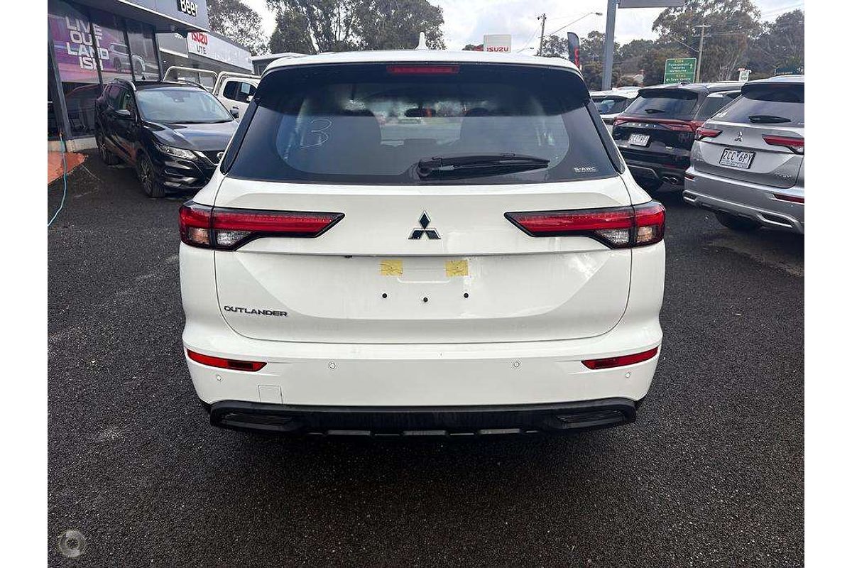 2025 Mitsubishi Outlander ES ZM