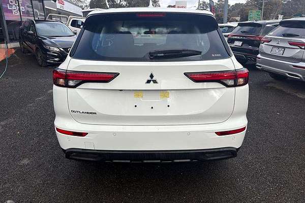 2025 Mitsubishi Outlander ES ZM