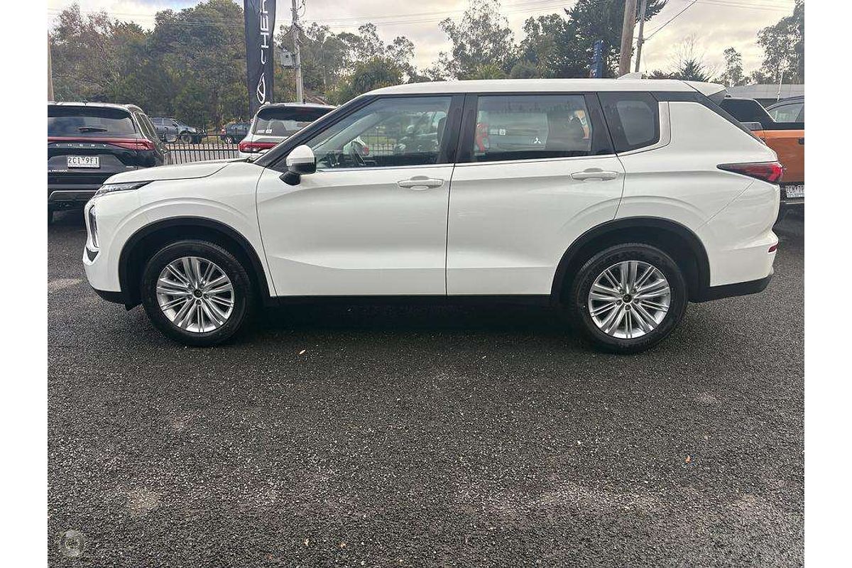 2025 Mitsubishi Outlander ES ZM