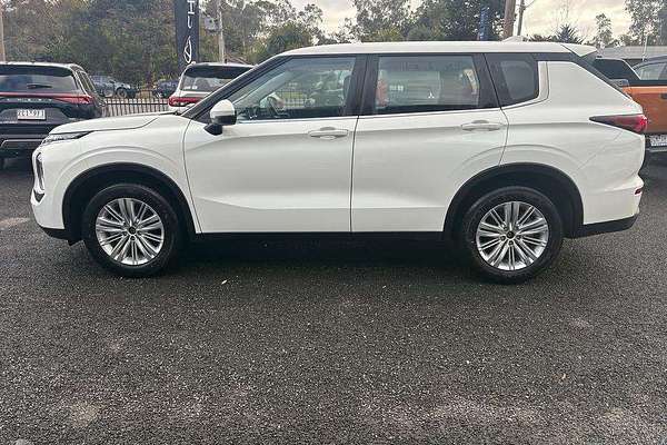 2025 Mitsubishi Outlander ES ZM