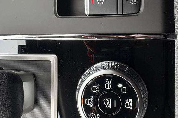 2025 Mitsubishi Outlander ES ZM