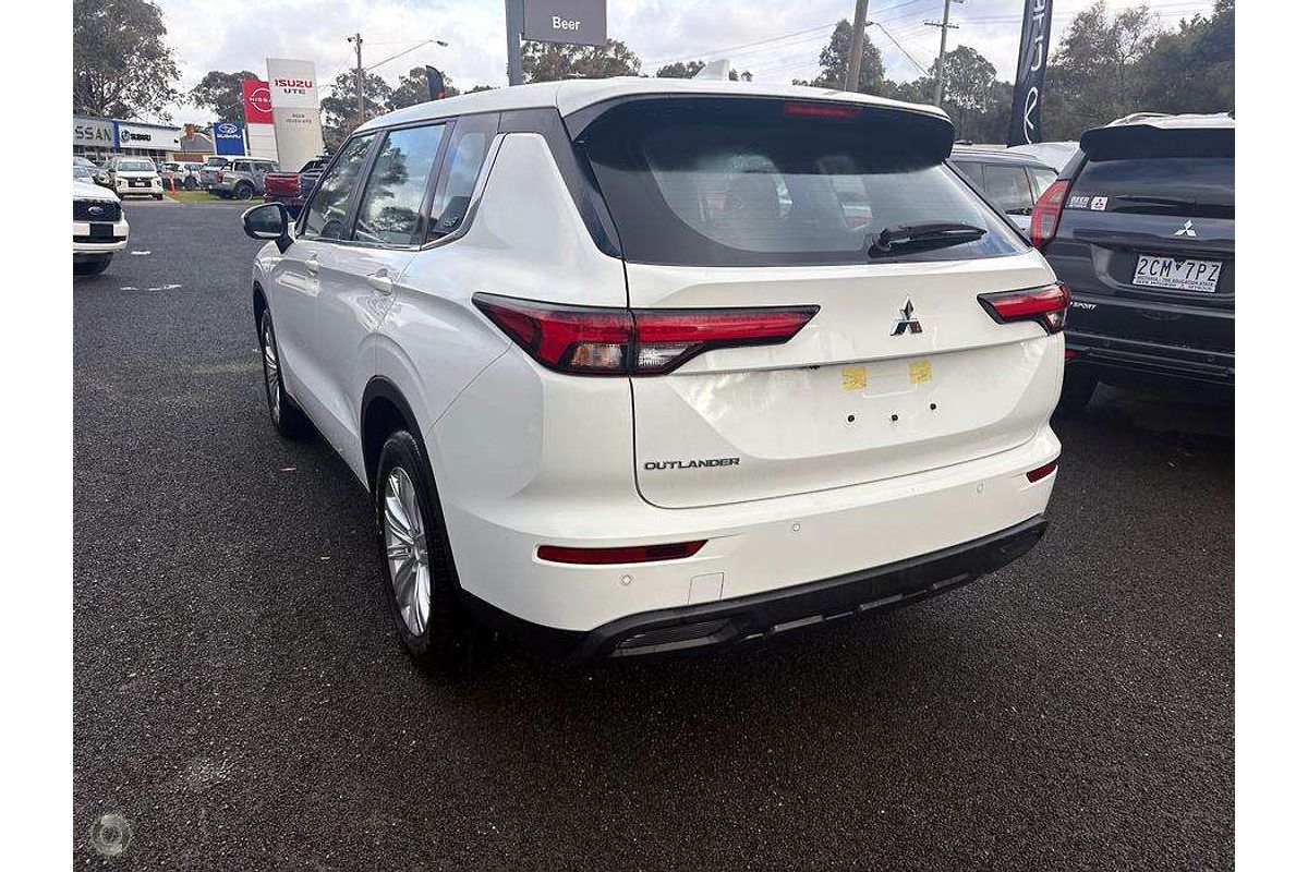 2025 Mitsubishi Outlander ES ZM