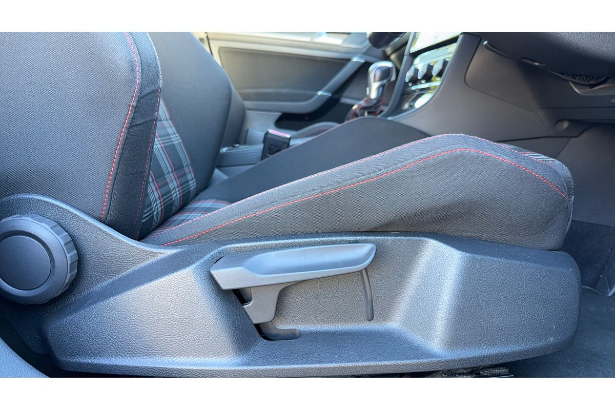 2017 Volkswagen Golf GTI 7.5