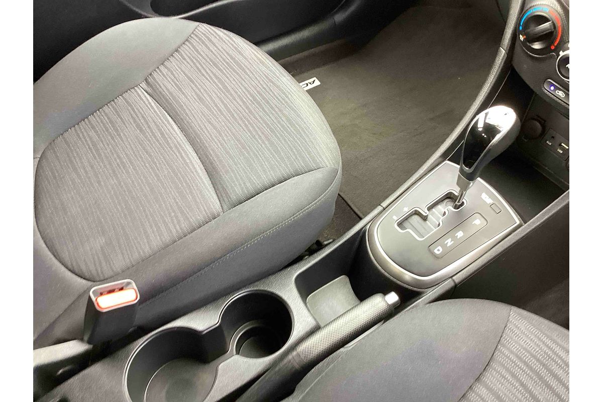 2018 Hyundai Accent Sport RB6