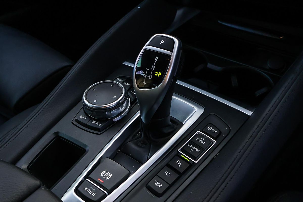 2015 BMW X6 xDrive30d F16