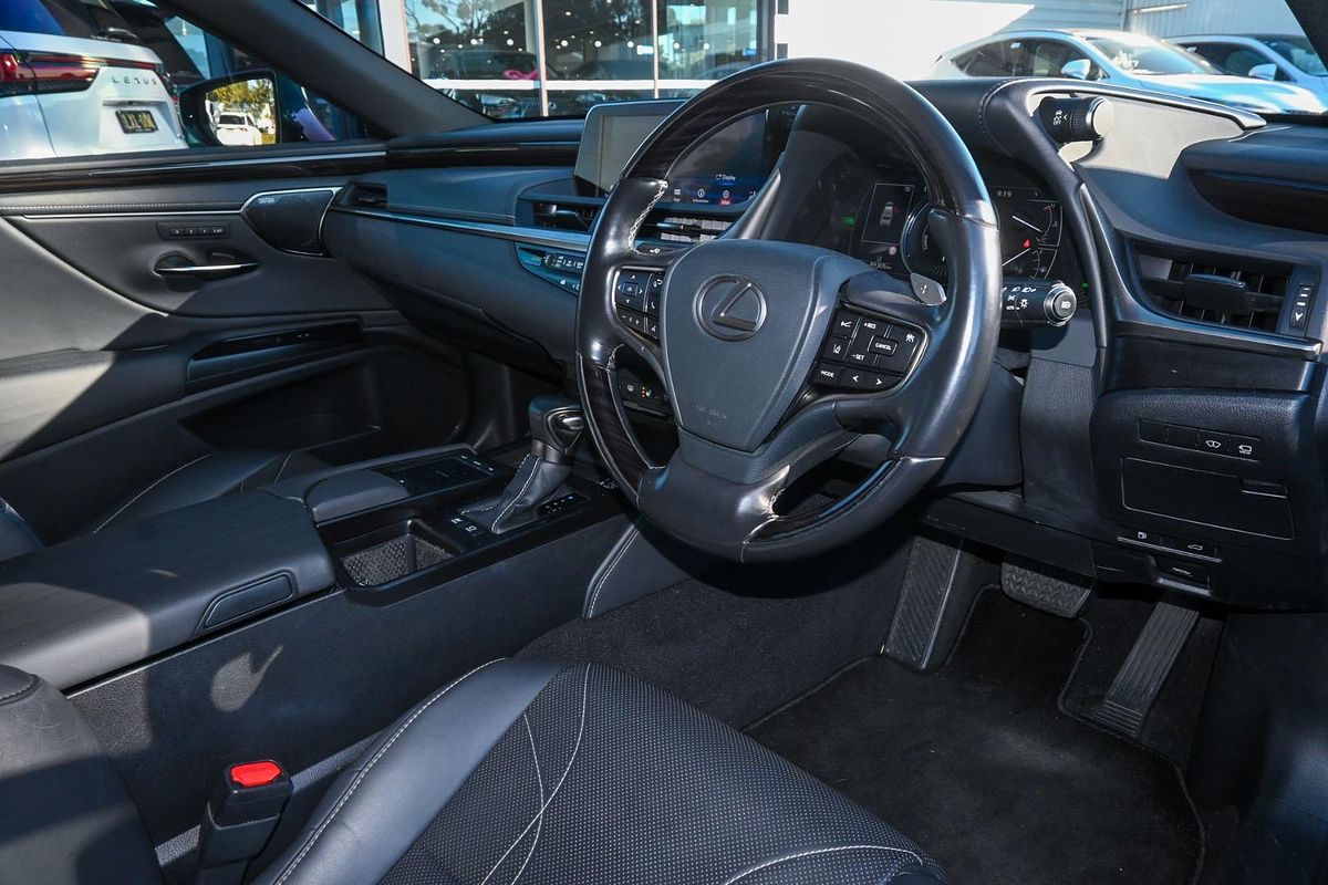 2019 Lexus ES ES300h Sports Luxury AXZH10R