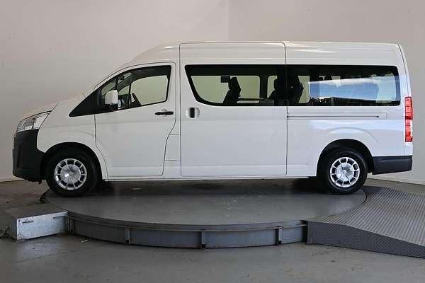 2025 Toyota Hiace Commuter GDH322R
