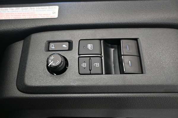 2025 Toyota Hiace Commuter GDH322R
