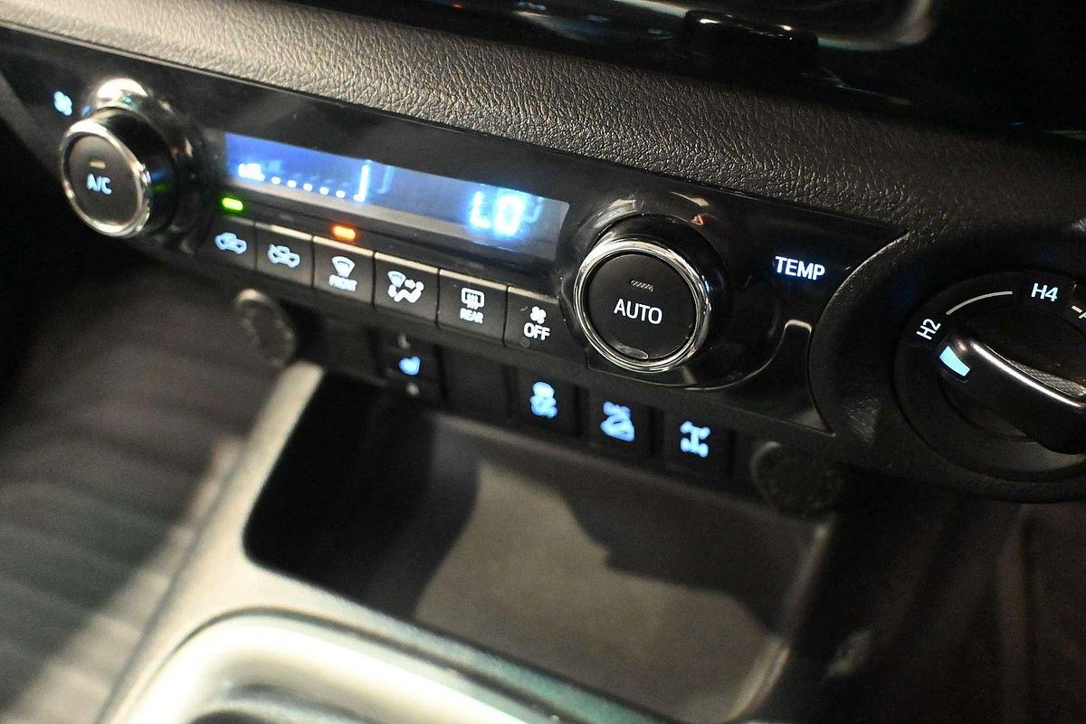 2018 Toyota Hilux SR5 GUN126R 4X4