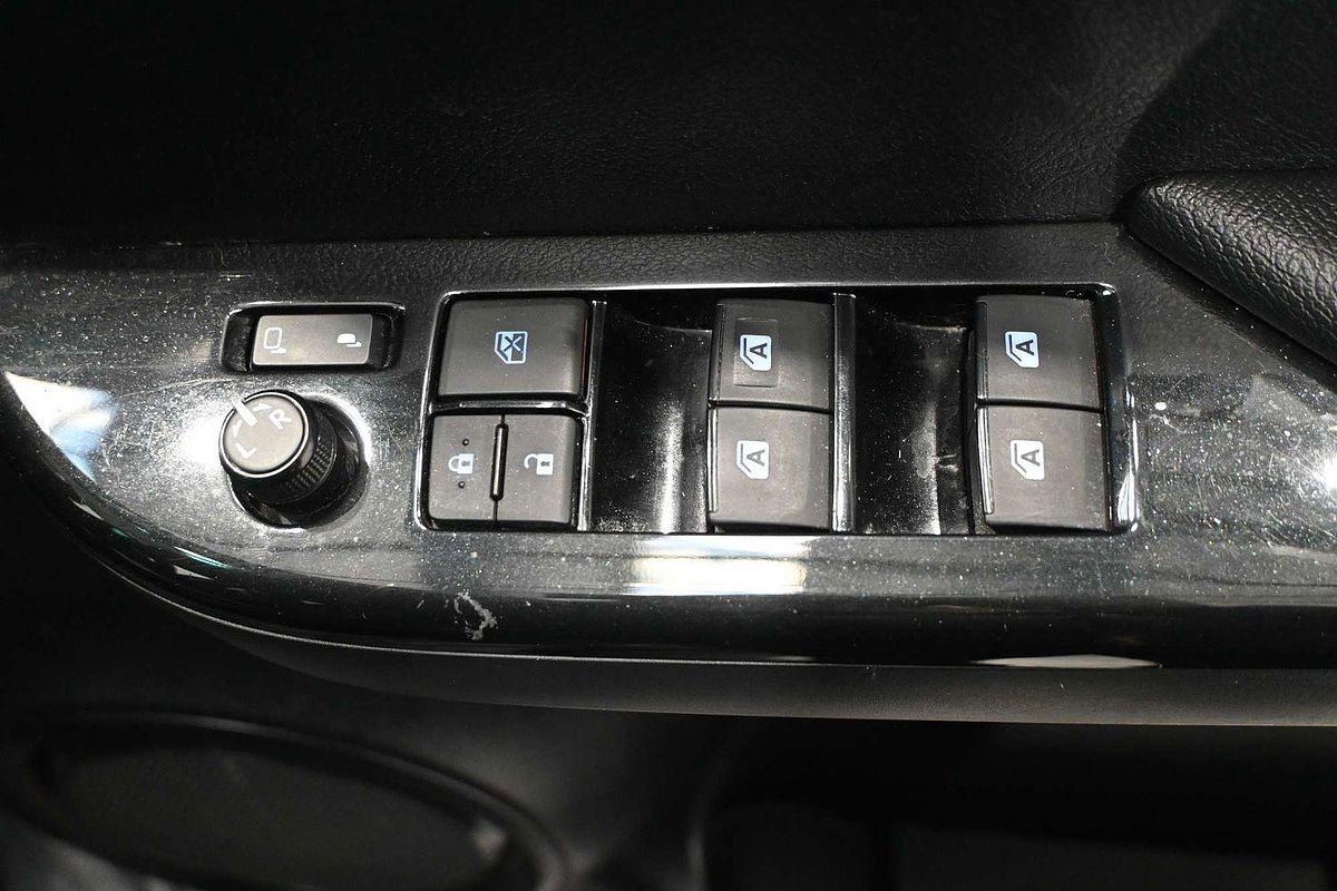 2018 Toyota Hilux SR5 GUN126R 4X4