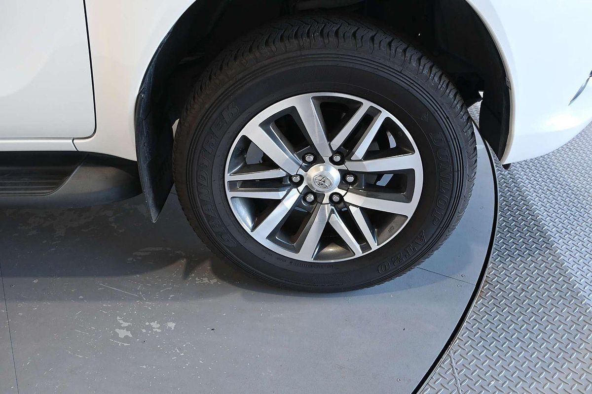 2016 Toyota Hilux SR5 GUN126R 4X4