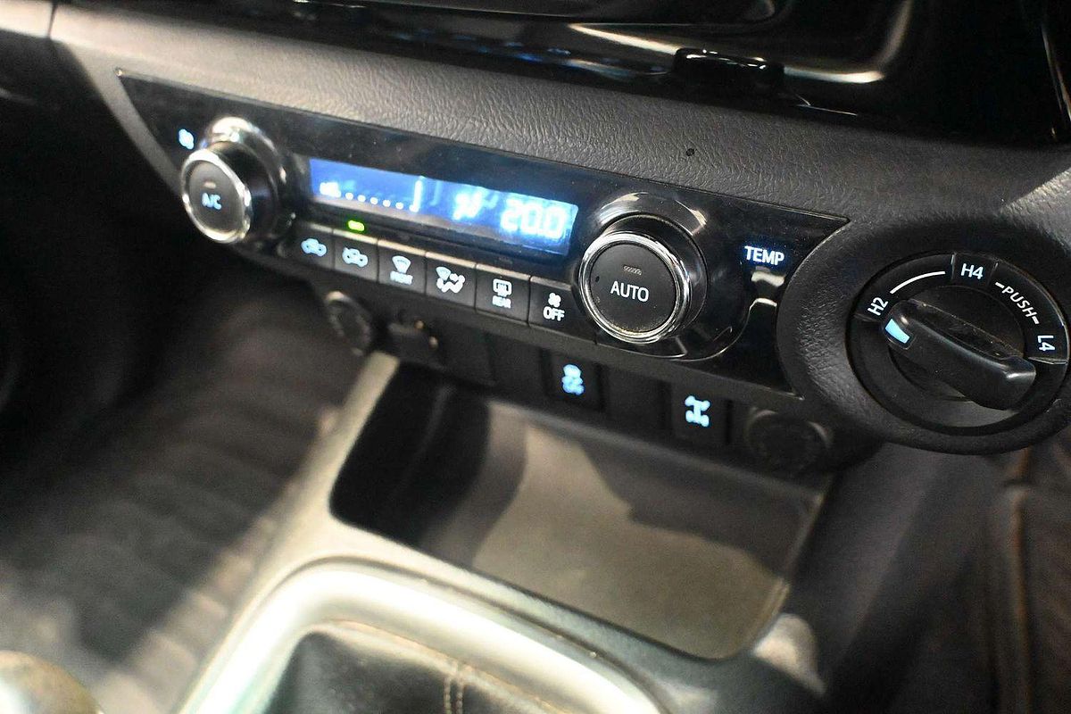 2016 Toyota Hilux SR5 GUN126R 4X4