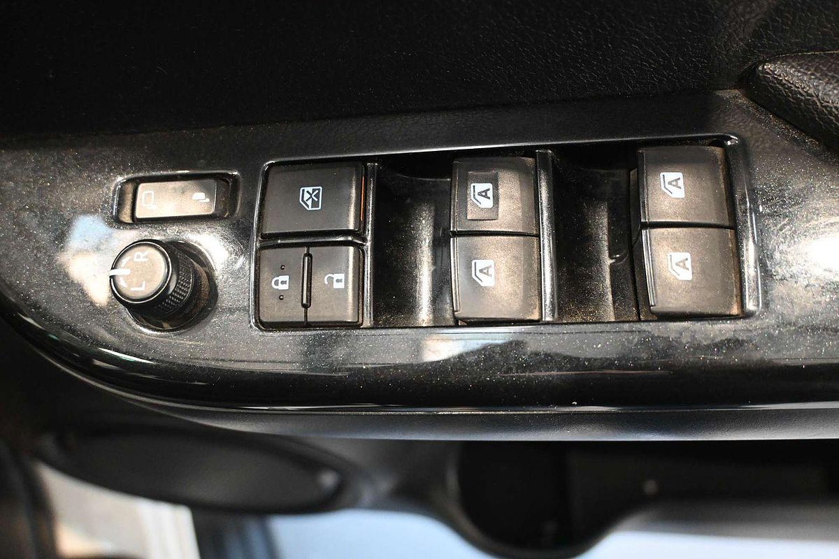2016 Toyota Hilux SR5 GUN126R 4X4