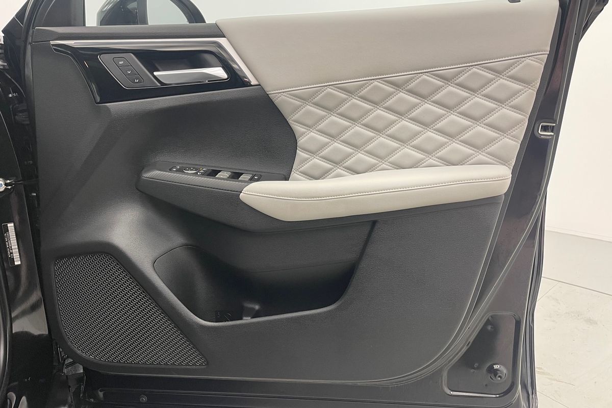 2022 Mitsubishi Outlander Exceed ZM