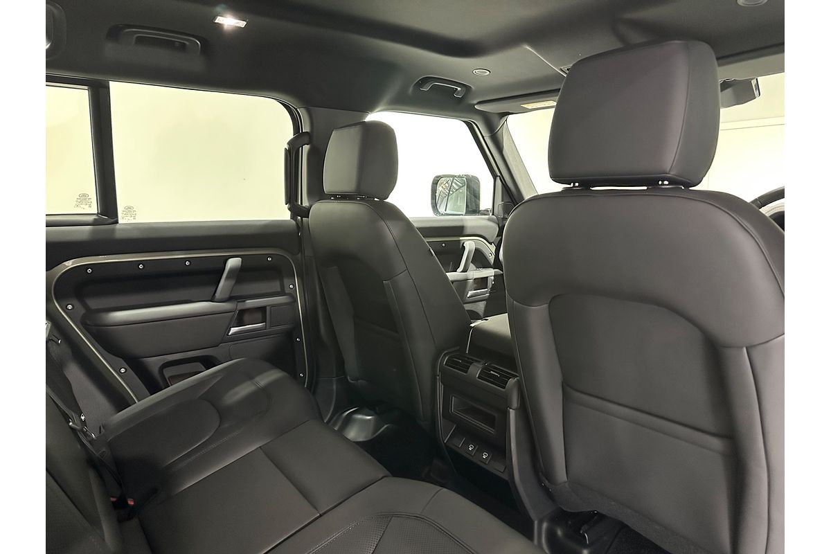 2025 Land Rover Defender 110 D350 X-Dynamic SE L663