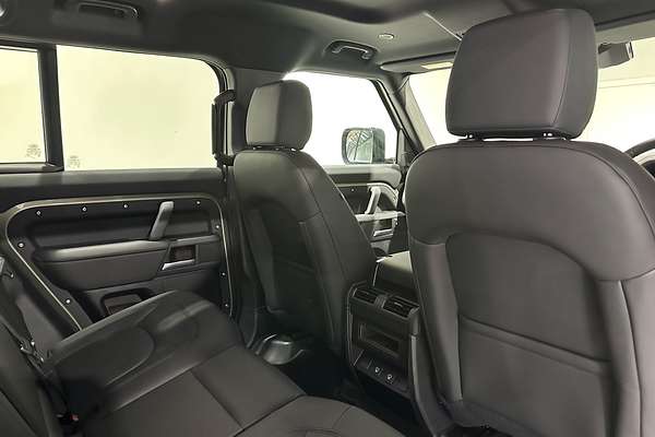2025 Land Rover Defender 110 D350 X-Dynamic SE L663