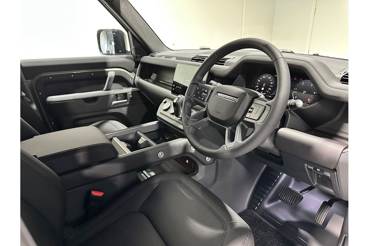 2025 Land Rover Defender 110 D350 X-Dynamic SE L663