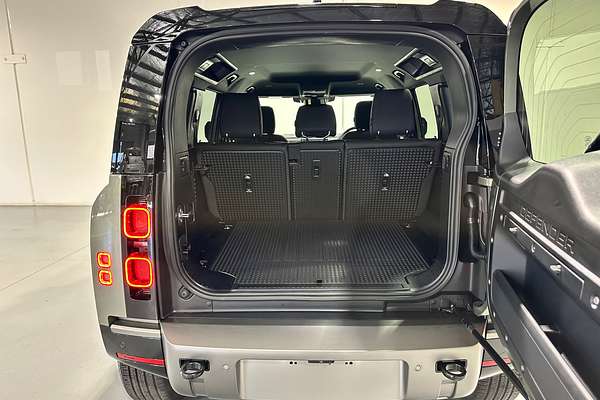 2025 Land Rover Defender 110 D350 X-Dynamic SE L663