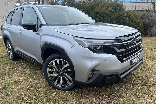 2025 Subaru Forester Hybrid Touring S6